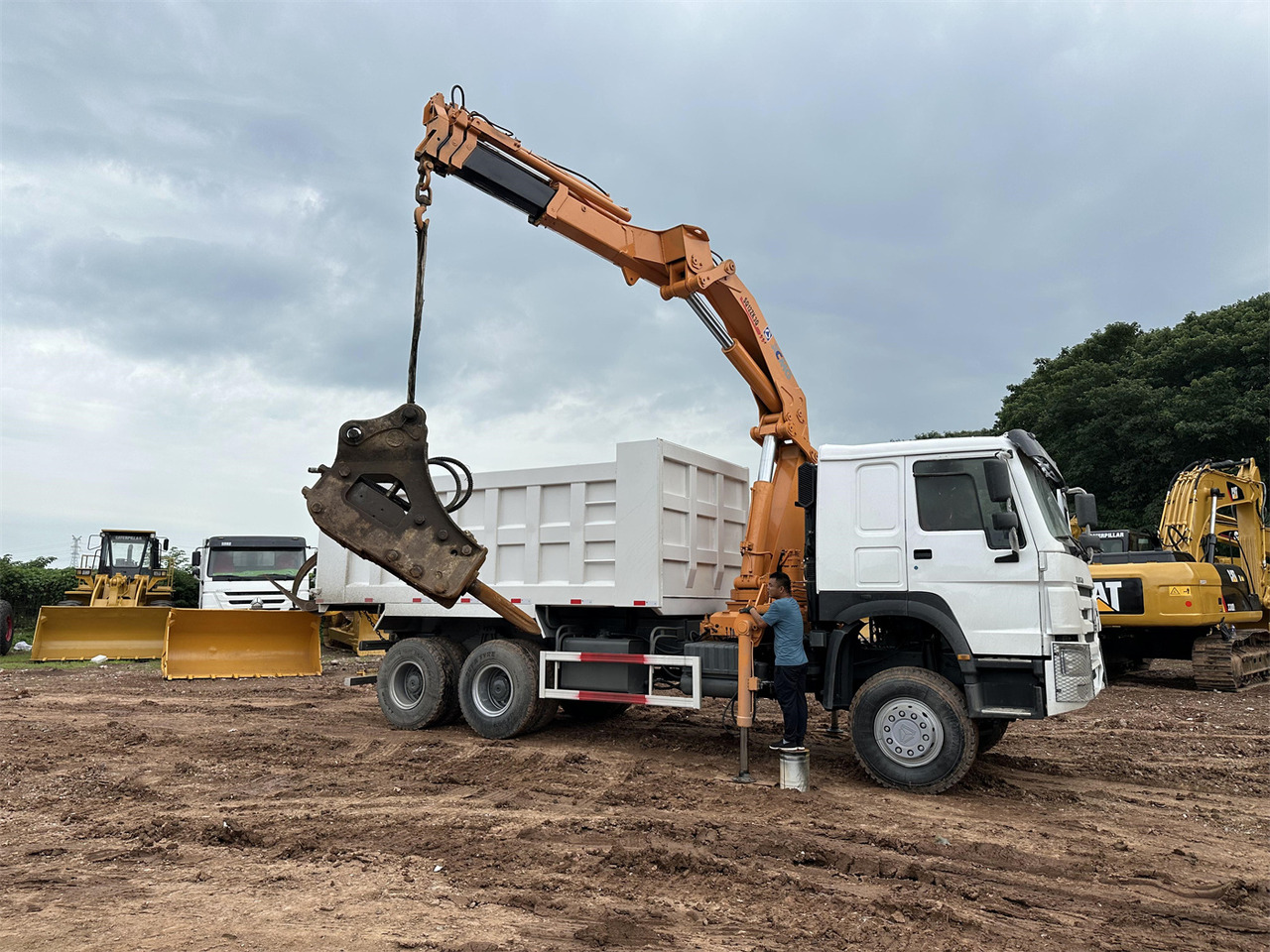 HOWO 371 Mounted Crane Dump truck - 크레인 트럭 : 사진 2 HOWO 371 Mounted Crane Dump truck - 크레인 트럭 : 사진 2