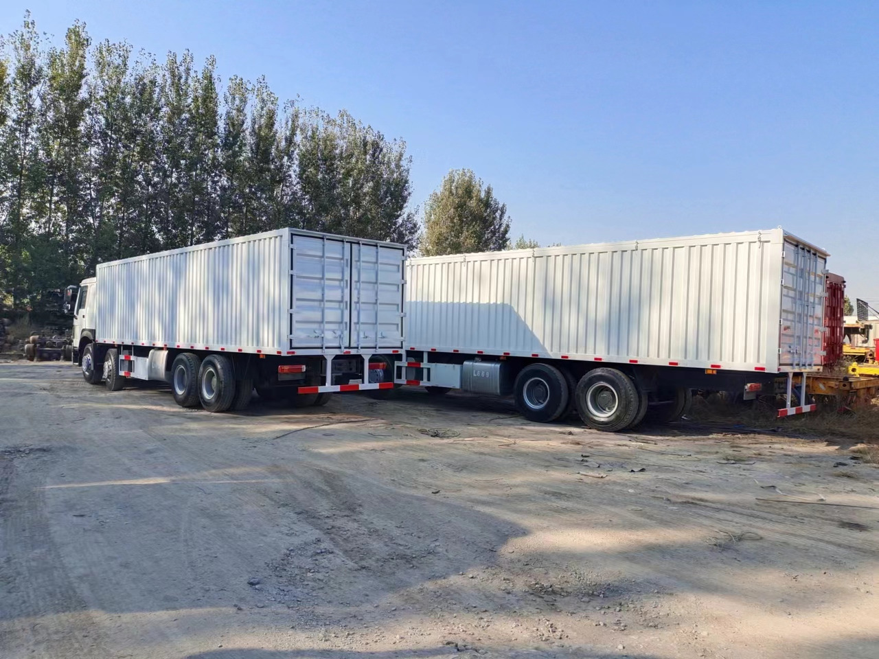 SINOTRUK 400 HOWO Box truck - 등온 트럭 : 사진 5 SINOTRUK 400 HOWO Box truck - 등온 트럭 : 사진 5