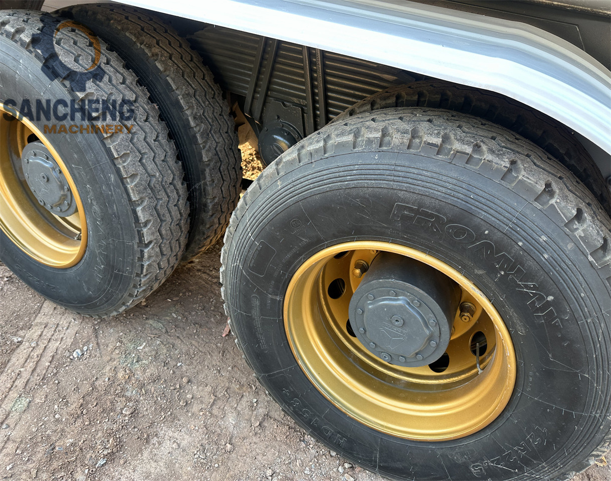 SINOTRUK HOWO 371 6x4 Water Tanker Truck - 유조트럭 : 사진 5 SINOTRUK HOWO 371 6x4 Water Tanker Truck - 유조트럭 : 사진 5