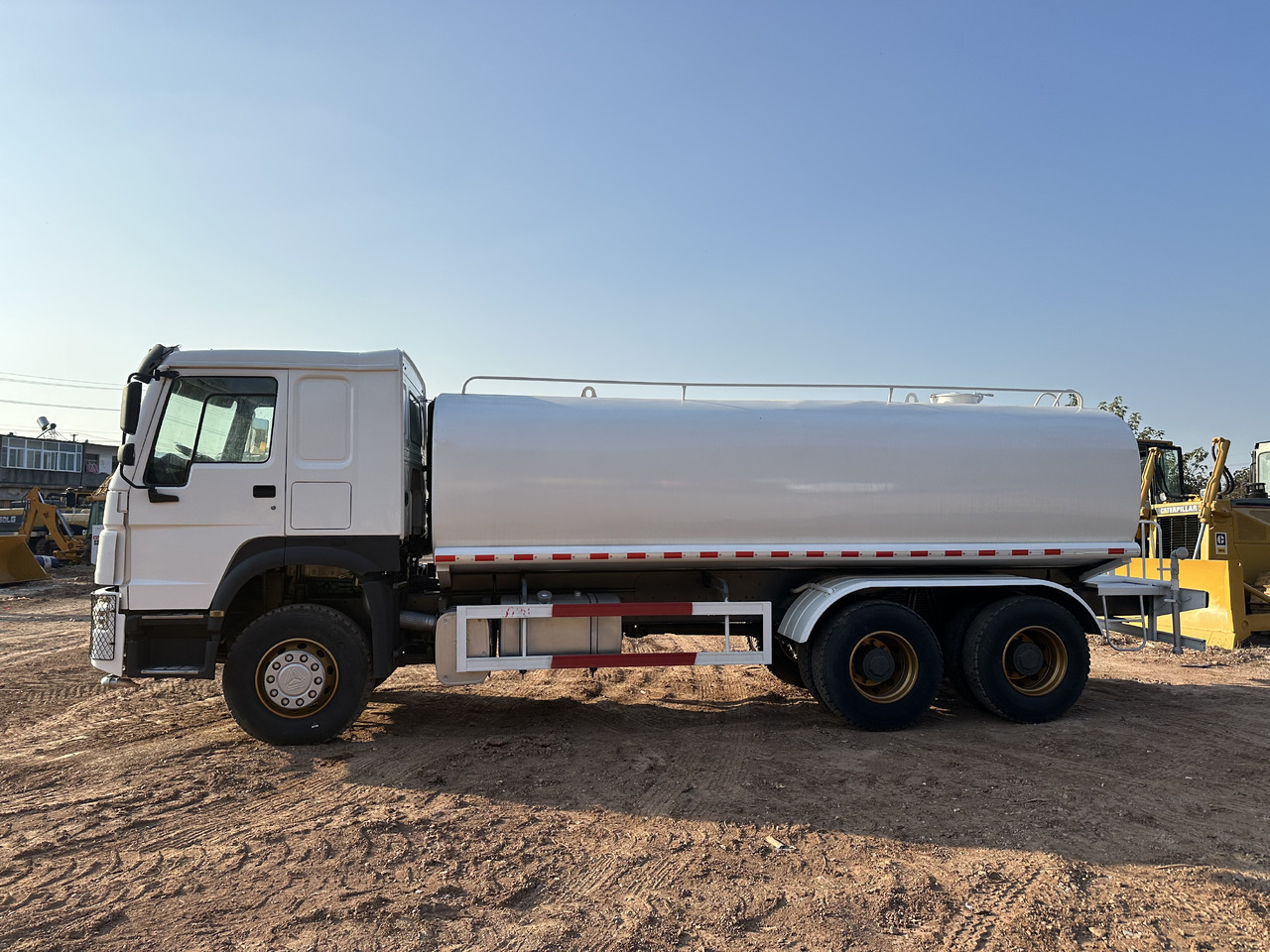 SINOTRUK HOWO 371 Water Tanker Truck - 유조트럭 : 사진 5 SINOTRUK HOWO 371 Water Tanker Truck - 유조트럭 : 사진 5
