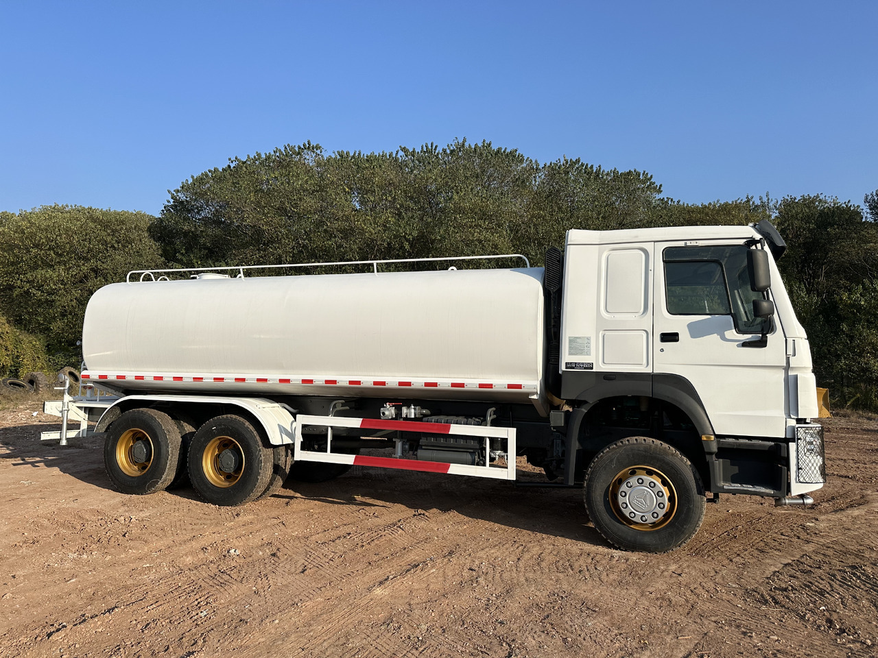 SINOTRUK HOWO 371 Water Tanker Truck - 유조트럭 : 사진 3 SINOTRUK HOWO 371 Water Tanker Truck - 유조트럭 : 사진 3