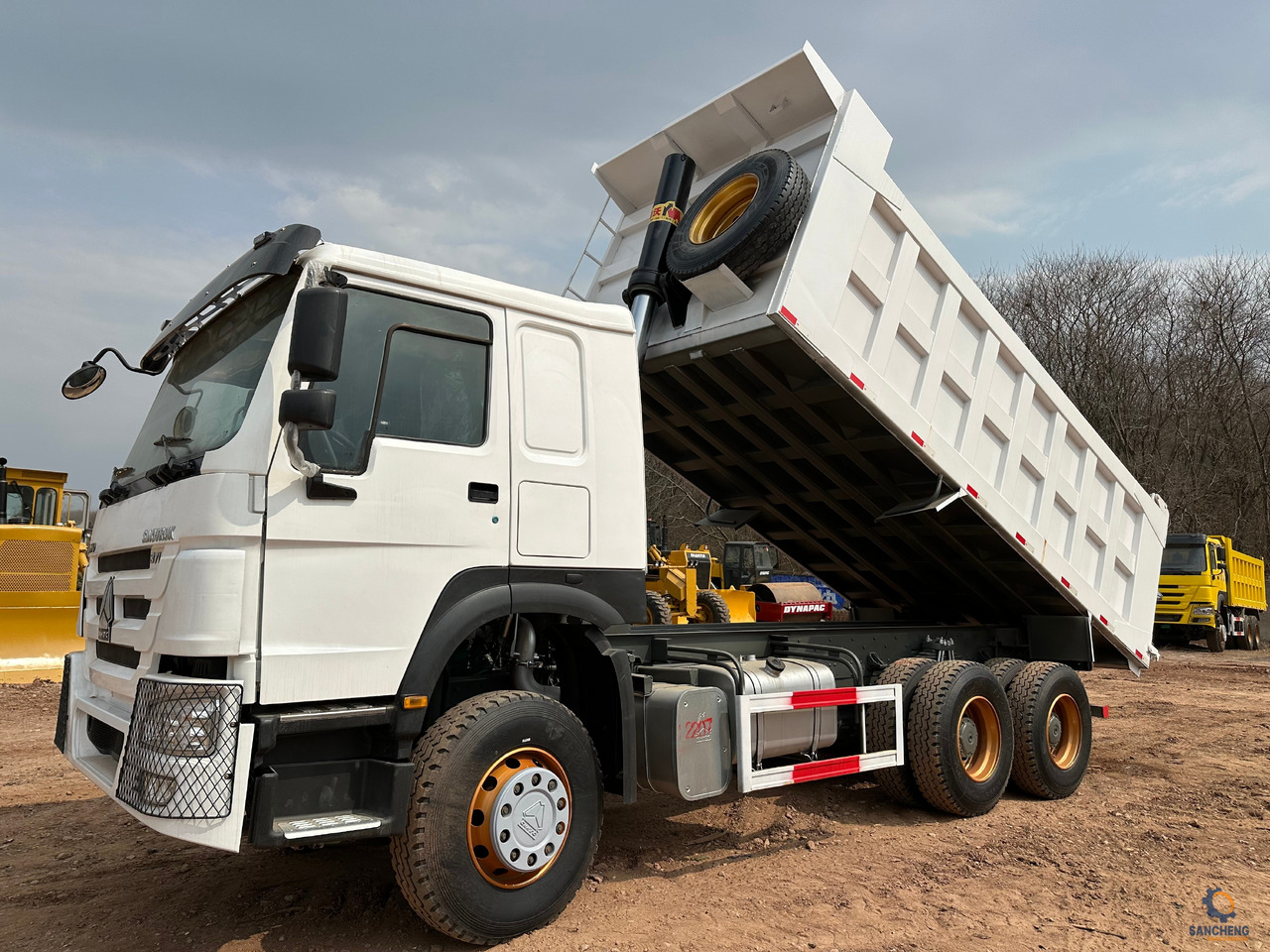 SINOTRUK HOWO Dump truck 371 6x4 - 덤프트럭 : 사진 1 SINOTRUK HOWO Dump truck 371 6x4 - 덤프트럭 : 사진 1