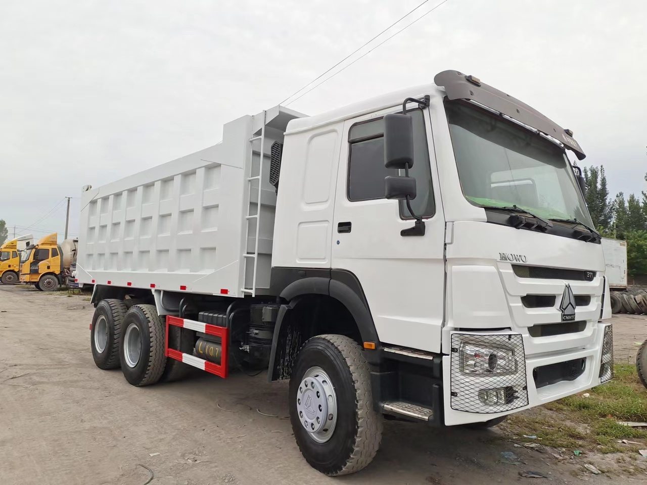 SINOTRUK HOWO Dump truck 371 6x4 - 덤프트럭 : 사진 1 SINOTRUK HOWO Dump truck 371 6x4 - 덤프트럭 : 사진 1