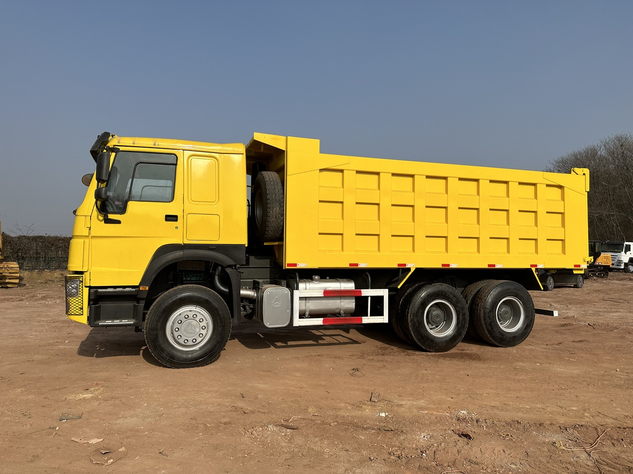 SINOTRUK Howo 6x4 Dump truck 371hp - 덤프트럭 : 사진 3 SINOTRUK Howo 6x4 Dump truck 371hp - 덤프트럭 : 사진 3