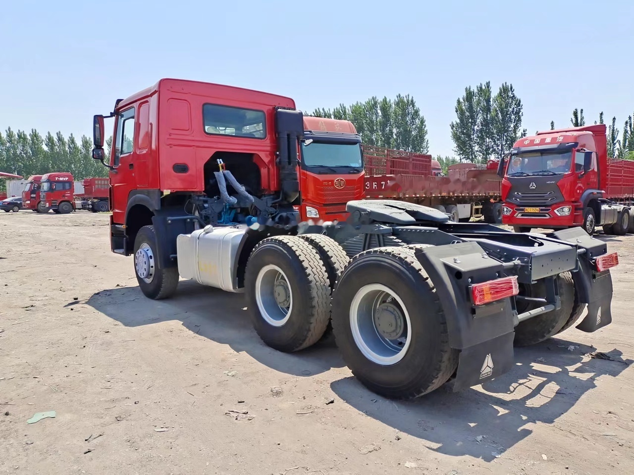 SINOTRUK Howo tractor unit 420 - 트랙터 유닛 : 사진 2 SINOTRUK Howo tractor unit 420 - 트랙터 유닛 : 사진 2