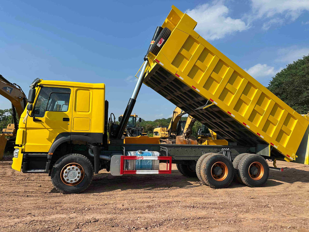 Sinotruk HOWO 400hp 6X4 - 덤프트럭 : 사진 2 Sinotruk HOWO 400hp 6X4 - 덤프트럭 : 사진 2