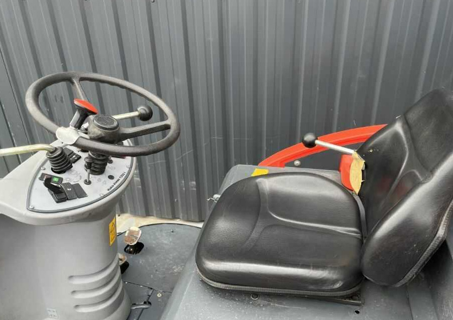 산업용 스위퍼 Hako Jonas 1200V : 사진 6 산업용 스위퍼 Hako Jonas 1200V : 사진 6