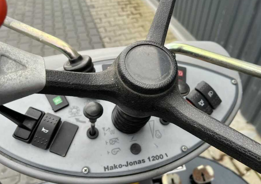 산업용 스위퍼 Hako Jonas 1200V : 사진 7 산업용 스위퍼 Hako Jonas 1200V : 사진 7