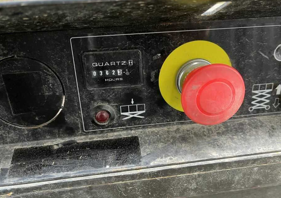 JLG 4045R - 시저 리프트 : 사진 5 JLG 4045R - 시저 리프트 : 사진 5