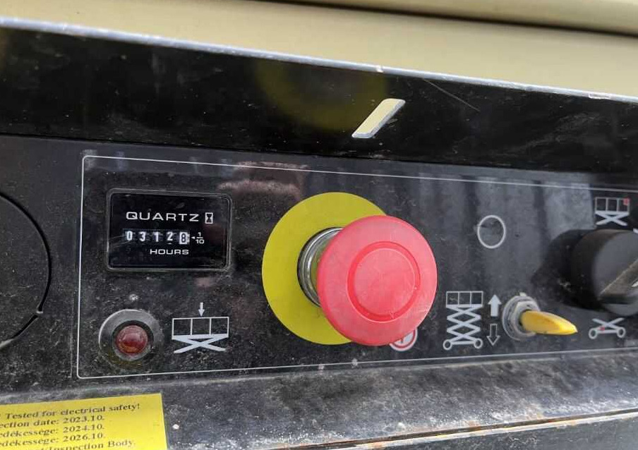 JLG 4045R - 시저 리프트 : 사진 5 JLG 4045R - 시저 리프트 : 사진 5