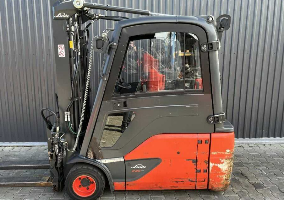 Linde E20L-02 - 전기 지게차 : 사진 2 Linde E20L-02 - 전기 지게차 : 사진 2