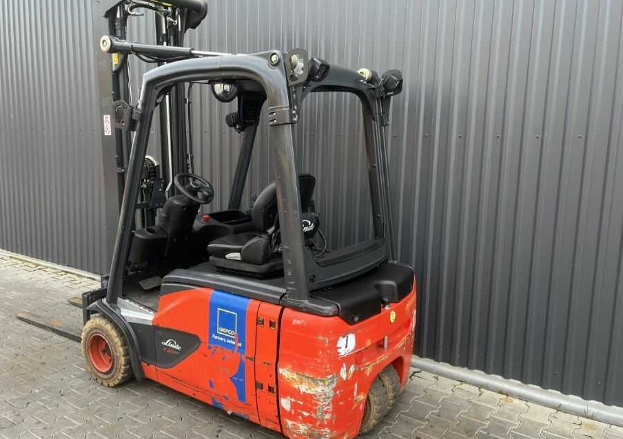 Linde E20L-02 - 전기 지게차 : 사진 3 Linde E20L-02 - 전기 지게차 : 사진 3