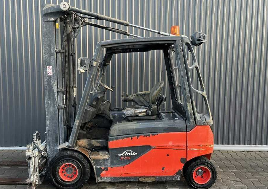 Linde E25L-01 - 전기 지게차 : 사진 3 Linde E25L-01 - 전기 지게차 : 사진 3