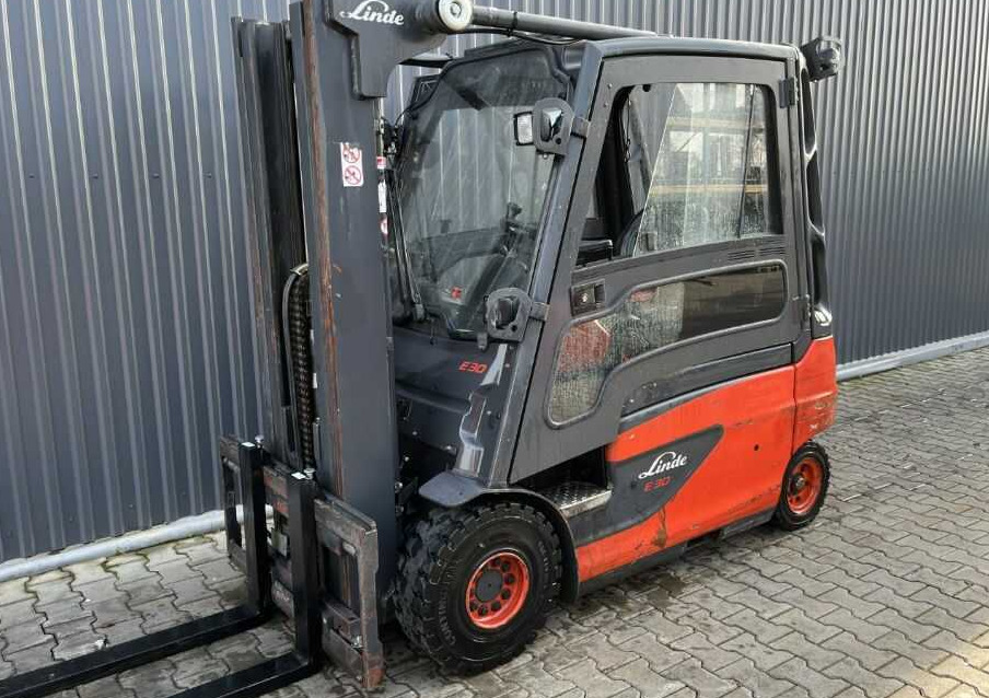 Linde E30L-01 - 전기 지게차 : 사진 1 Linde E30L-01 - 전기 지게차 : 사진 1