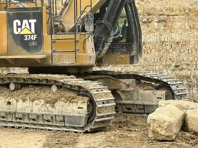 Caterpillar 374 LME - 크롤러 굴삭기 : 사진 2 Caterpillar 374 LME - 크롤러 굴삭기 : 사진 2