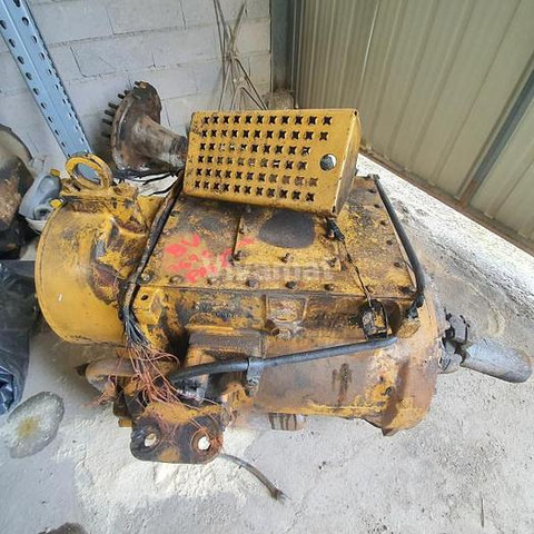 덤프 Caterpillar 769D - : 사진 9