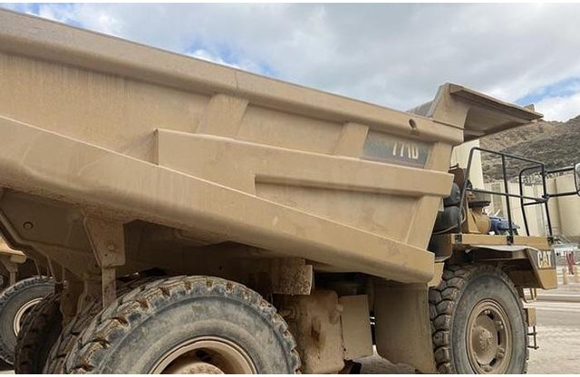 Caterpillar 771D - 덤프 : 사진 2 Caterpillar 771D - 덤프 : 사진 2