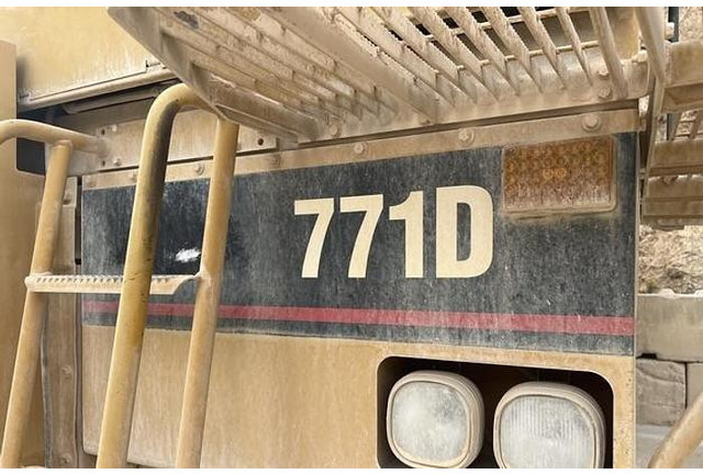 Caterpillar 771D - 덤프 : 사진 5 Caterpillar 771D - 덤프 : 사진 5