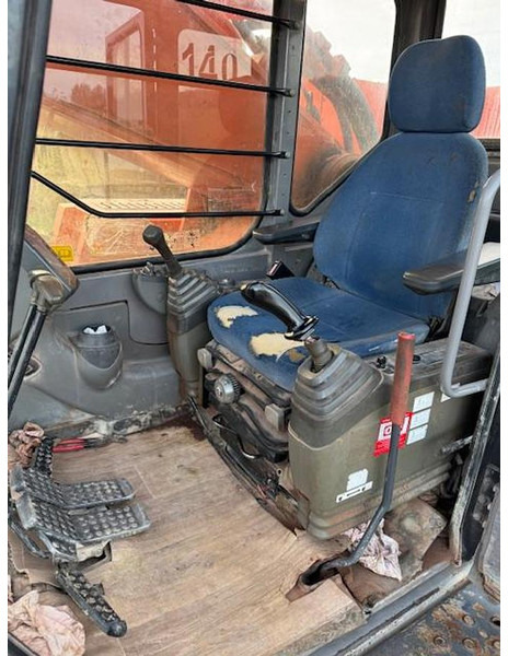 Hitachi ZX650LCH - 크롤러 굴삭기 : 사진 5 Hitachi ZX650LCH - 크롤러 굴삭기 : 사진 5