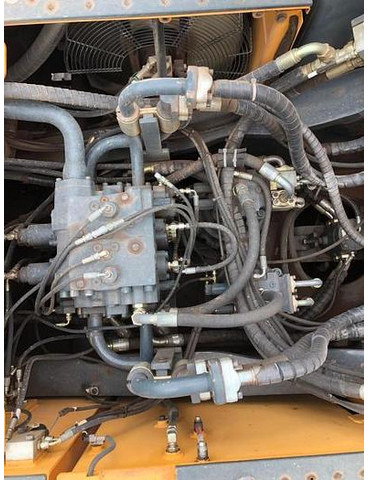 크롤러 굴삭기 Hyundai HX520L : 사진 6