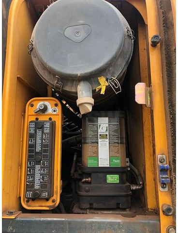 크롤러 굴삭기 Hyundai HX520L : 사진 13