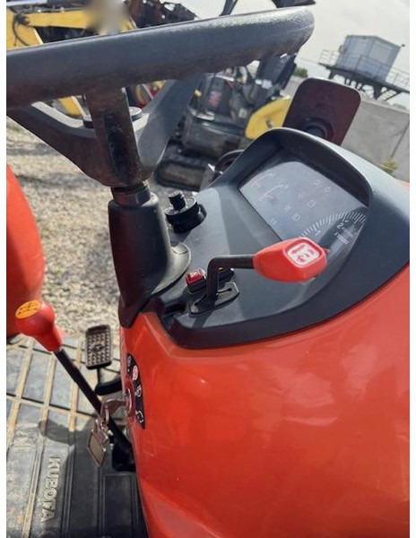 Kubota MK5000 - 장궤형 트랙터 : 사진 5 Kubota MK5000 - 장궤형 트랙터 : 사진 5