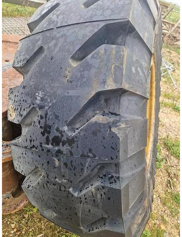 Michelin 17,5 R 25 Xmine D2 - 휠 및 타이어 : 사진 3 Michelin 17,5 R 25 Xmine D2 - 휠 및 타이어 : 사진 3