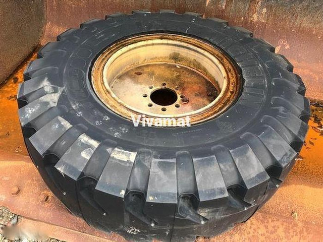 Michelin 17,5 R 25 Xmine D2 - 휠 및 타이어 : 사진 4 Michelin 17,5 R 25 Xmine D2 - 휠 및 타이어 : 사진 4