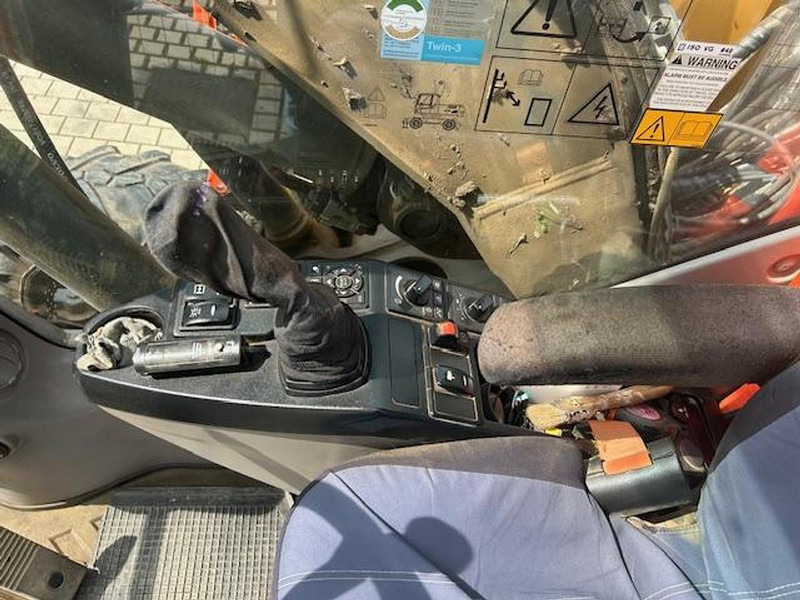 Volvo EWR150E - 휠 굴삭기 : 사진 5 Volvo EWR150E - 휠 굴삭기 : 사진 5