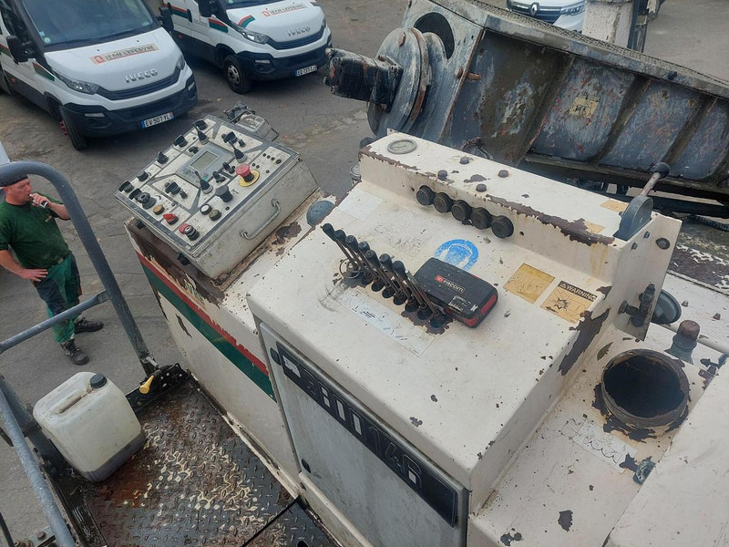 Wirtgen SP150F - 콘크리트 장비 : 사진 1 Wirtgen SP150F - 콘크리트 장비 : 사진 1