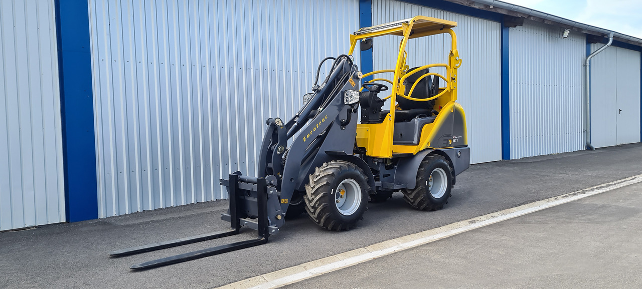 Eurotrac W11 Radlader Hoflader - 수확기 : 사진 1 Eurotrac W11 Radlader Hoflader - 수확기 : 사진 1