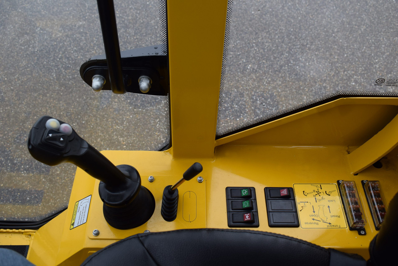 Eurotrac W13 Radlader Hoflader - 수확기 : 사진 5 Eurotrac W13 Radlader Hoflader - 수확기 : 사진 5