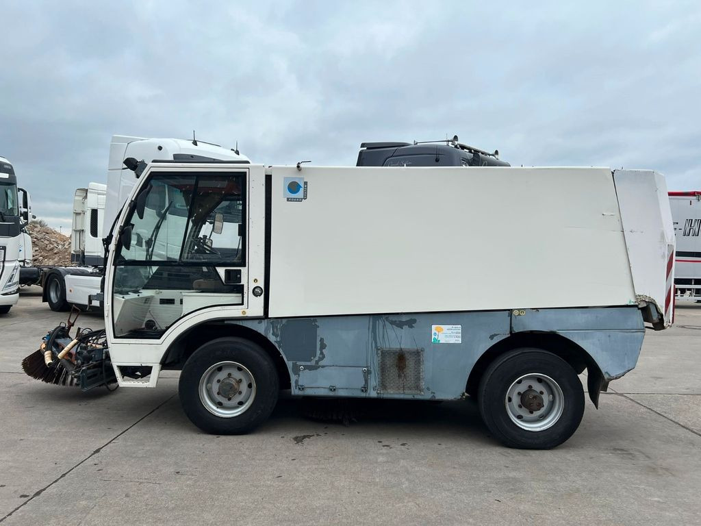 AEBI MFH 5000 * IVECO MOTOR * KLIMA * - 거리 청소 차량 : 사진 4 AEBI MFH 5000 * IVECO MOTOR * KLIMA * - 거리 청소 차량 : 사진 4