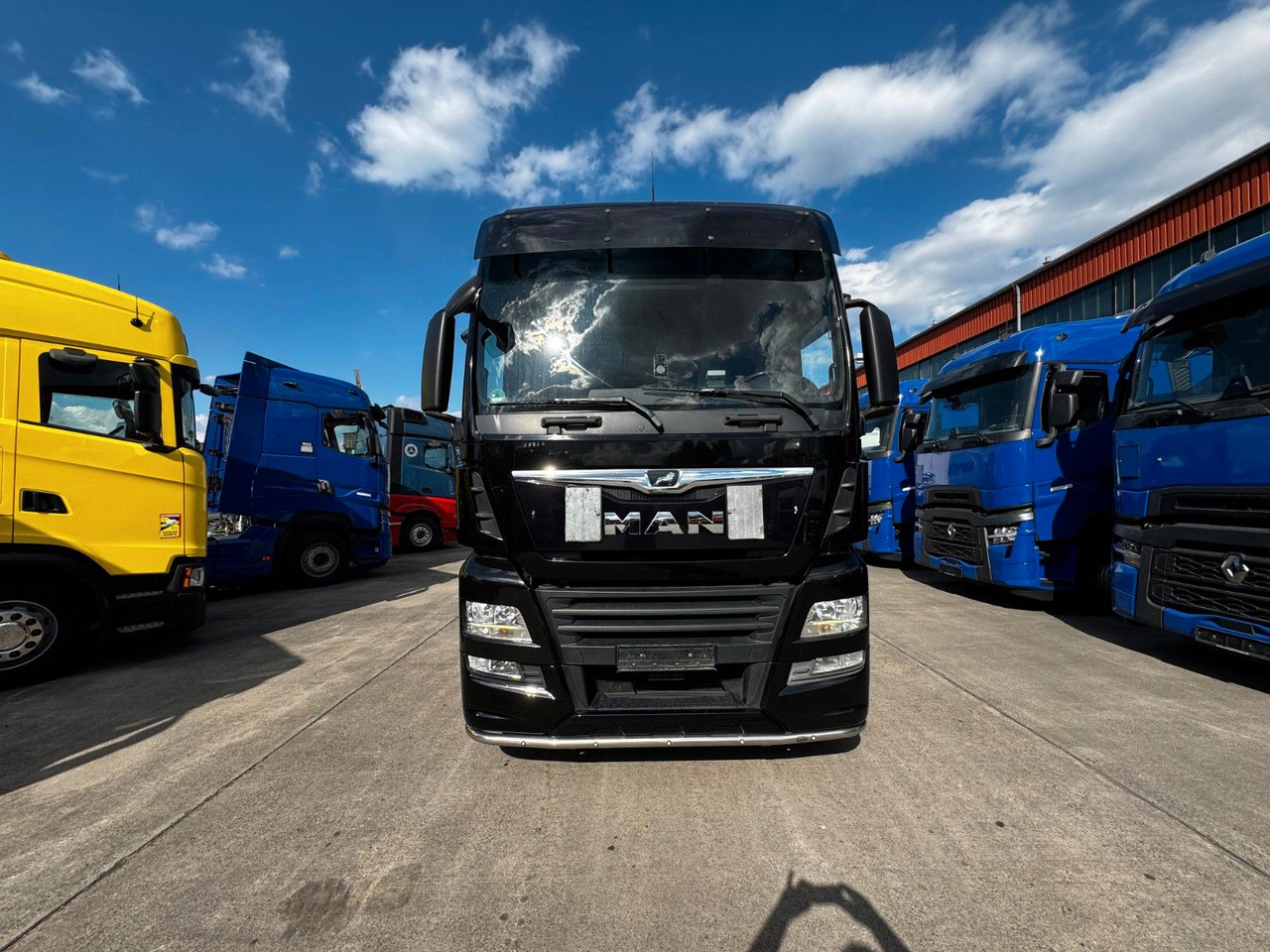 MAN TGX 18.500 * XXL * VOLLVERKLEIDUNG * - 트랙터 유닛 : 사진 4 MAN TGX 18.500 * XXL * VOLLVERKLEIDUNG * - 트랙터 유닛 : 사진 4