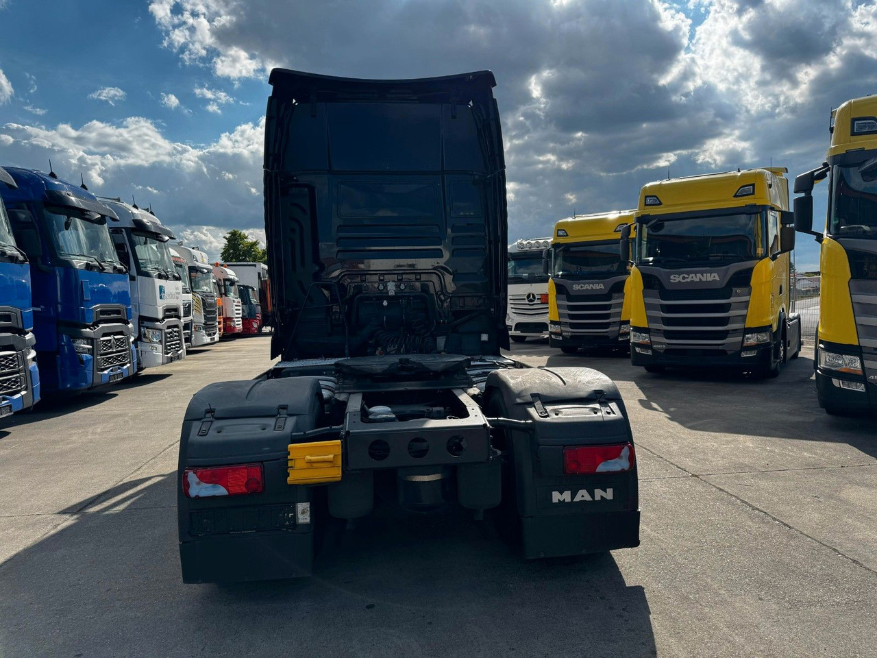 MAN TGX 18.500 * XXL * VOLLVERKLEIDUNG * - 트랙터 유닛 : 사진 5 MAN TGX 18.500 * XXL * VOLLVERKLEIDUNG * - 트랙터 유닛 : 사진 5