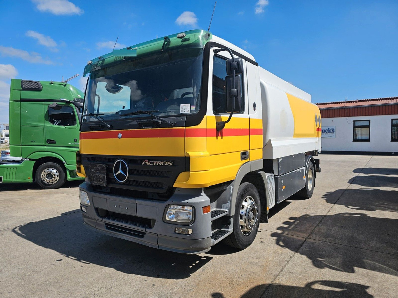 Mercedes-Benz ACTROS 1832 * OBER-& UNTER * 2 KAMMER * KLIMA * - 유조트럭 : 사진 1 Mercedes-Benz ACTROS 1832 * OBER-& UNTER * 2 KAMMER * KLIMA * - 유조트럭 : 사진 1