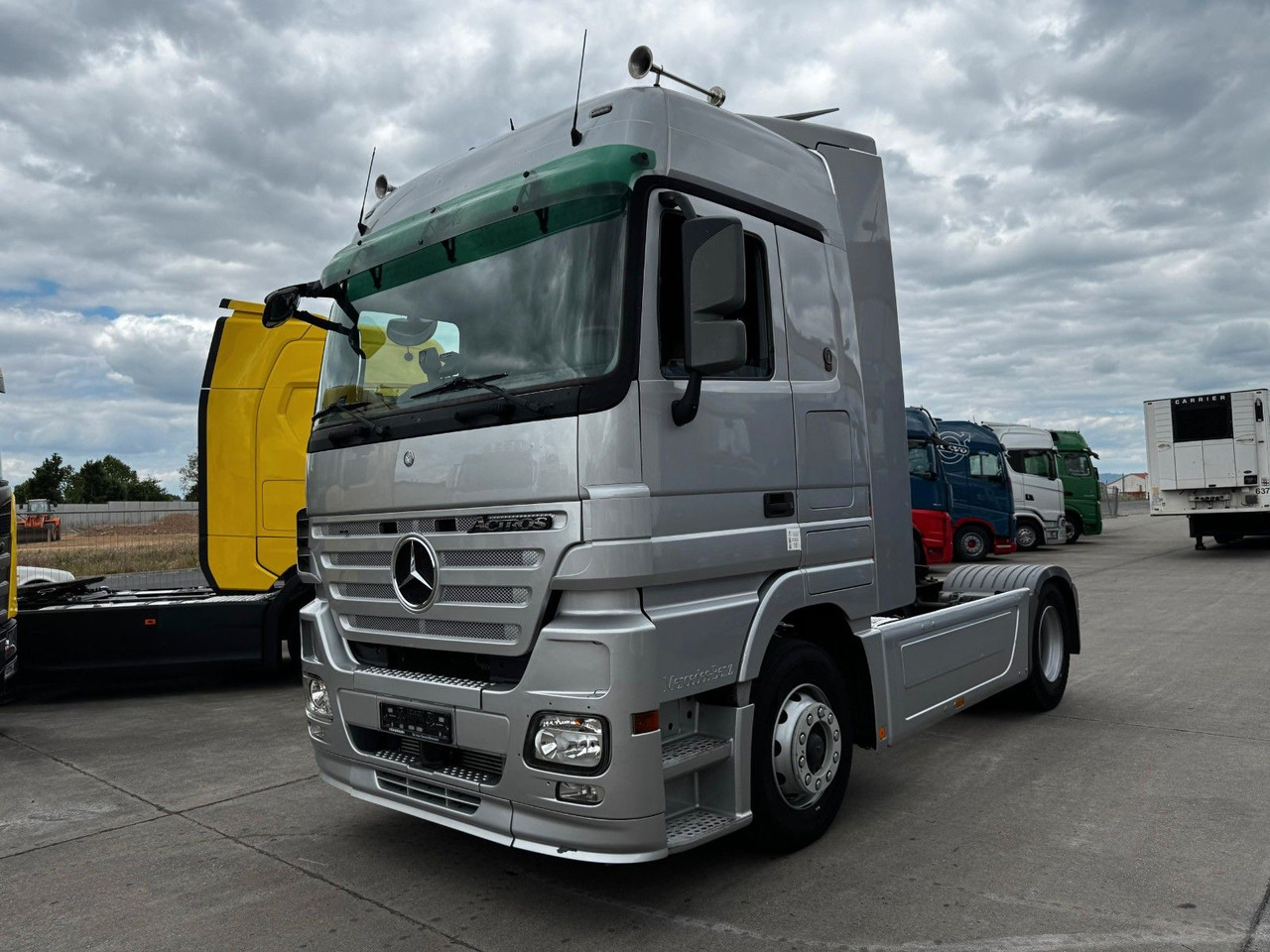Mercedes-Benz ACTROS 1844 * AUTOMATIK * TOP * NEUE REIFEN - 트랙터 유닛 : 사진 1 Mercedes-Benz ACTROS 1844 * AUTOMATIK * TOP * NEUE REIFEN - 트랙터 유닛 : 사진 1