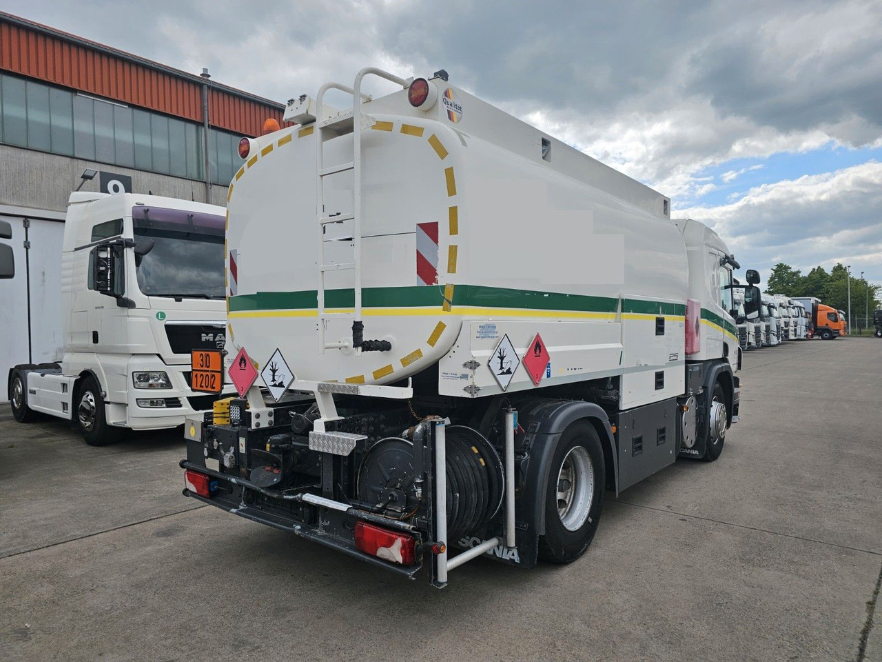 Scania P 360 * OBER/-UNTER * 3 KAMMER * BENZIN * - 유조트럭 : 사진 5 Scania P 360 * OBER/-UNTER * 3 KAMMER * BENZIN * - 유조트럭 : 사진 5