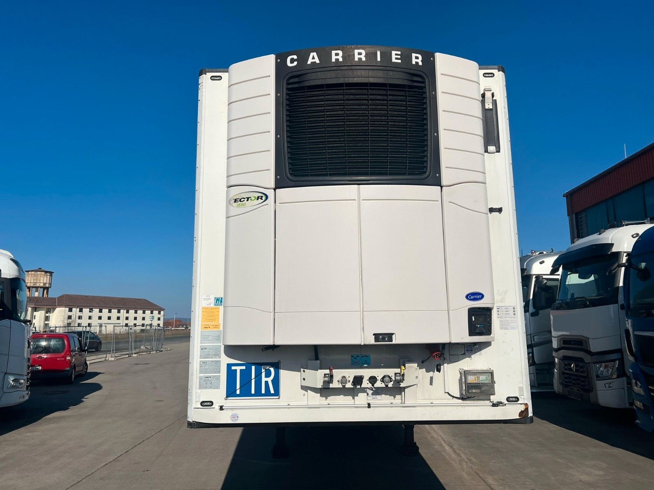 Schmitz Cargobull SKO 24/L * LIFT * CARRIER * DOPPELSTOCK * - 냉동 세미 트레일러 : 사진 2 Schmitz Cargobull SKO 24/L * LIFT * CARRIER * DOPPELSTOCK * - 냉동 세미 트레일러 : 사진 2