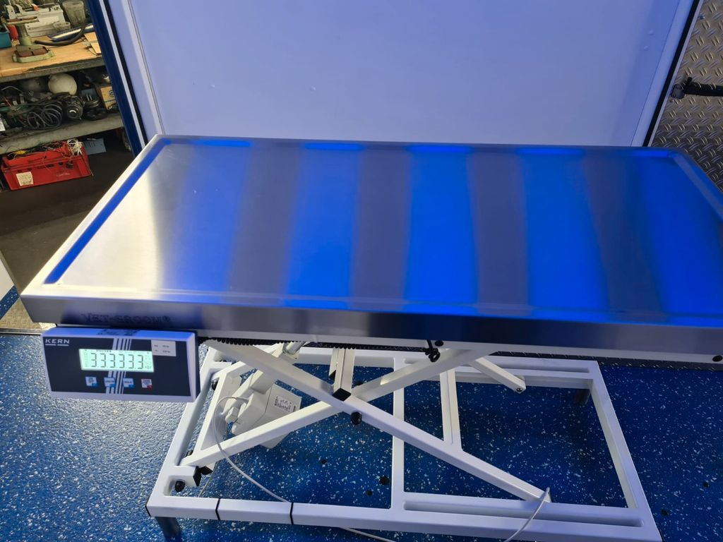 Mercedes-Benz RTW / Tierrettung / Tierarzt / OP Mercedes-Benz RTW / Tierrettung / Tierarzt / OP - 구급차 : 사진 4 Mercedes-Benz RTW / Tierrettung / Tierarzt / OP Mercedes-Benz RTW / Tierrettung / Tierarzt / OP - 구급차 : 사진 4