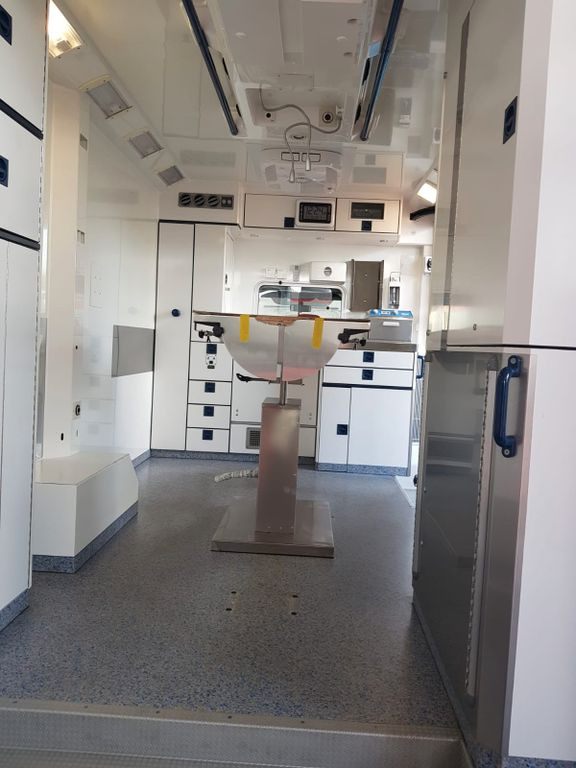 Mercedes-Benz RTW / Tierrettung / Tierarzt / OP Mercedes-Benz RTW / Tierrettung / Tierarzt / OP - 구급차 : 사진 5 Mercedes-Benz RTW / Tierrettung / Tierarzt / OP Mercedes-Benz RTW / Tierrettung / Tierarzt / OP - 구급차 : 사진 5