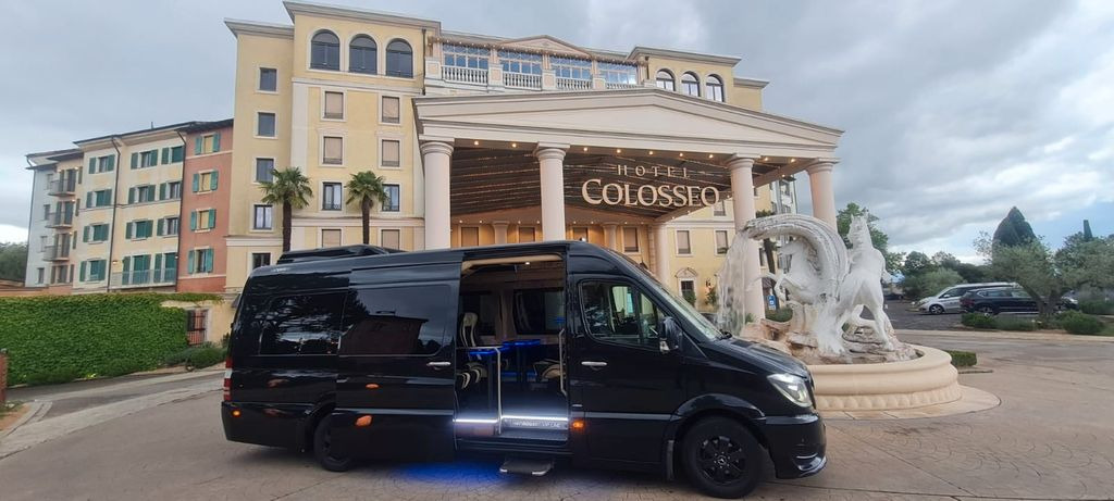 Mercedes-Benz Sprinter 319 VIP 8+1 Mercedes-Benz Sprinter 319 VIP 8+1 - 소형 버스, 승합차 : 사진 1 Mercedes-Benz Sprinter 319 VIP 8+1 Mercedes-Benz Sprinter 319 VIP 8+1 - 소형 버스, 승합차 : 사진 1