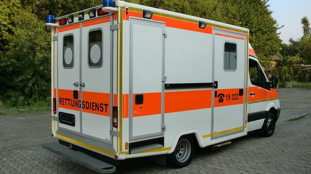 Mercedes-Benz Sprinter 516 CDI /on Stock / Mercedes-Benz Sprinter 516 CDI /on Stock / - 구급차 : 사진 4 Mercedes-Benz Sprinter 516 CDI /on Stock / Mercedes-Benz Sprinter 516 CDI /on Stock / - 구급차 : 사진 4