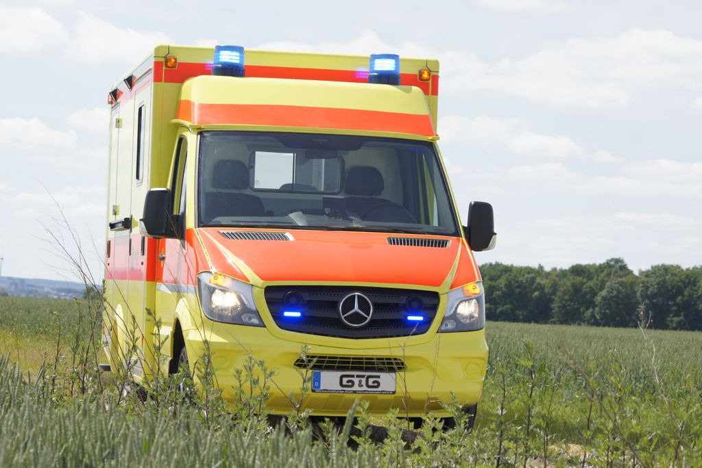 Mercedes-Benz Sprinter 519 // Mod. 2017 // 1 J Garantie // Mercedes-Benz Sprinter 519 // Mod. 2017 // 1 J Garantie // - 구급차 : 사진 2 Mercedes-Benz Sprinter 519 // Mod. 2017 // 1 J Garantie // Mercedes-Benz Sprinter 519 // Mod. 2017 // 1 J Garantie // - 구급차 : 사진 2