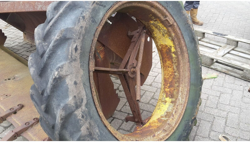 Goodyear dubbellucht - 타이어 농업용 기계 용 : 사진 1 Goodyear dubbellucht - 타이어 농업용 기계 용 : 사진 1