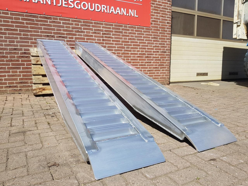 Oprijplanken 3000x450 mm - 로딩 램프 : 사진 5 Oprijplanken 3000x450 mm - 로딩 램프 : 사진 5