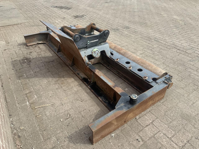 STEELWRIST GR2500 - 버킷 건설기계 용 : 사진 4 STEELWRIST GR2500 - 버킷 건설기계 용 : 사진 4