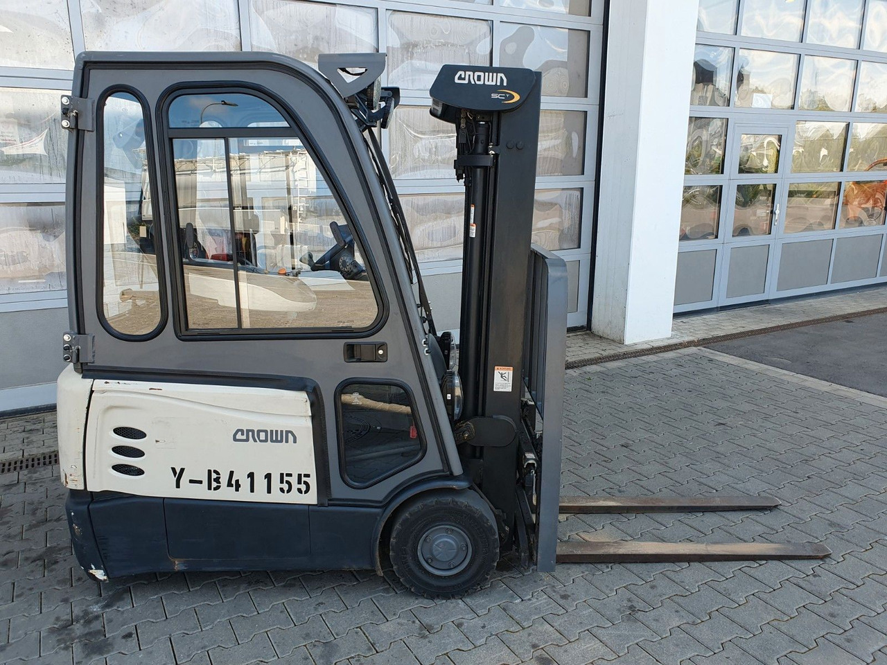 Crown SCT6020-1.3 / Triplex 4,3m / 2.658h / 2020 - 전기 지게차 : 사진 2 Crown SCT6020-1.3 / Triplex 4,3m / 2.658h / 2020 - 전기 지게차 : 사진 2