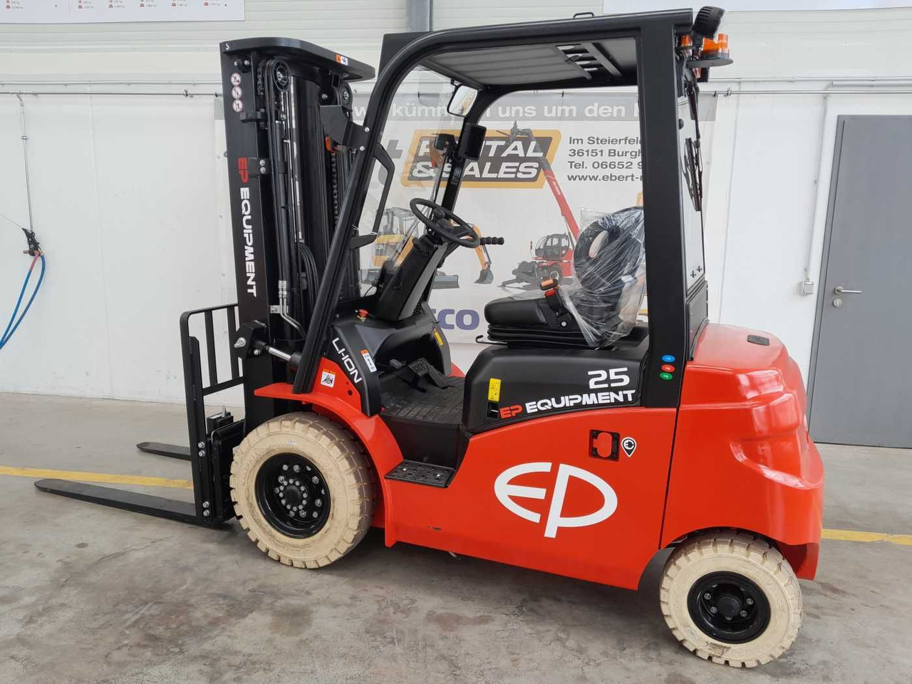 EP Equipment EFL253 / Triplex: 4,80m / SS / Neu - 전기 지게차 : 사진 3 EP Equipment EFL253 / Triplex: 4,80m / SS / Neu - 전기 지게차 : 사진 3