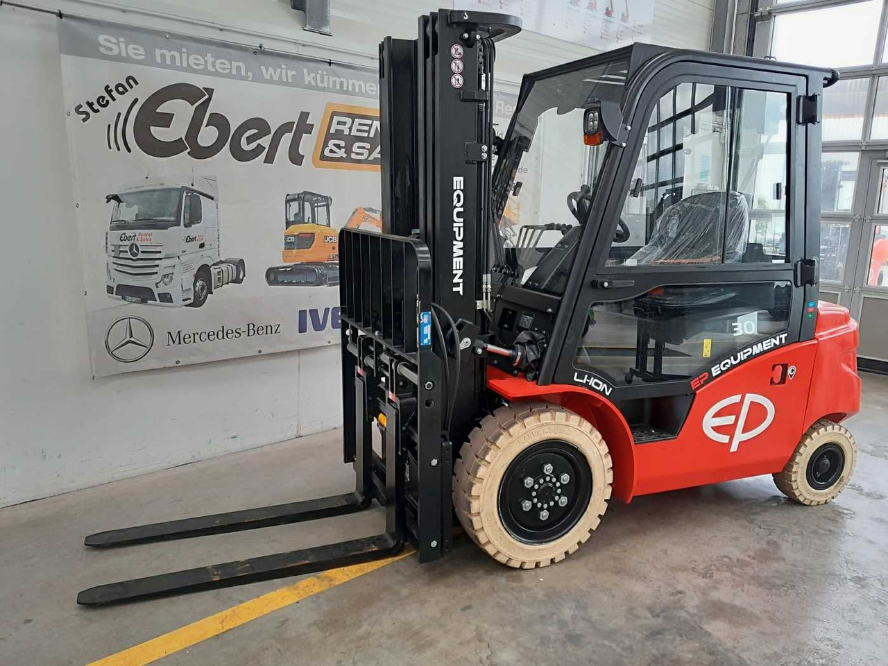 EP Equipment EFL303 / 3,0T / Triplex: 4,80m / SS - 전기 지게차 : 사진 1 EP Equipment EFL303 / 3,0T / Triplex: 4,80m / SS - 전기 지게차 : 사진 1